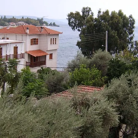 فندق Akrogiali